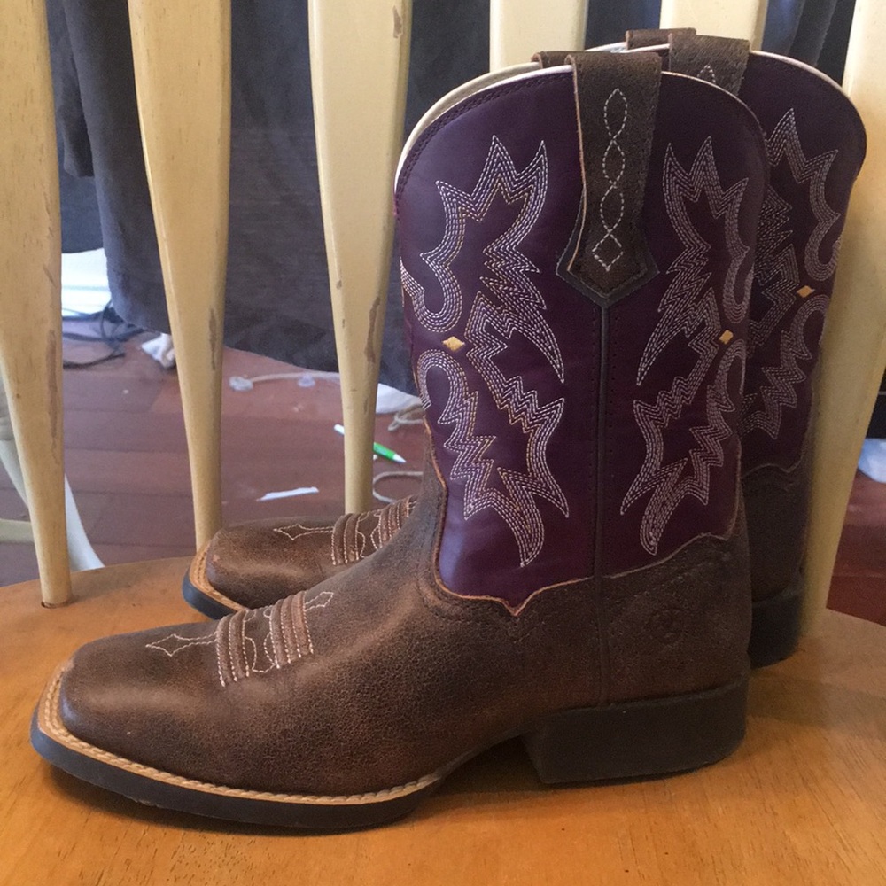 Ariat size 3 youth boots - Picture 3 of 6